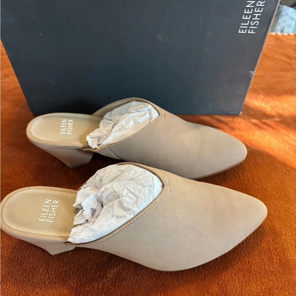 Eileen Fisher Women's Beige Mules - Picture 2 of 5